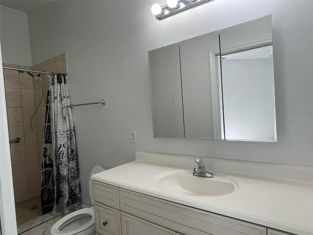 8601 Twin Lakes Boulevard Tampa FL 33614 TB8328260 image58