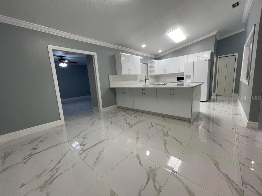 8601 Twin Lakes Boulevard Tampa FL 33614 TB8328260 image6