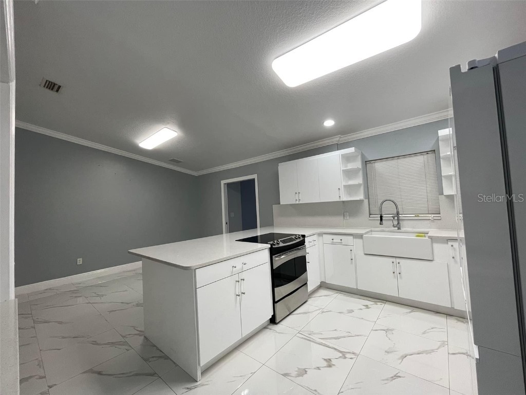 8601 Twin Lakes Boulevard Tampa FL 33614 TB8328260 image9