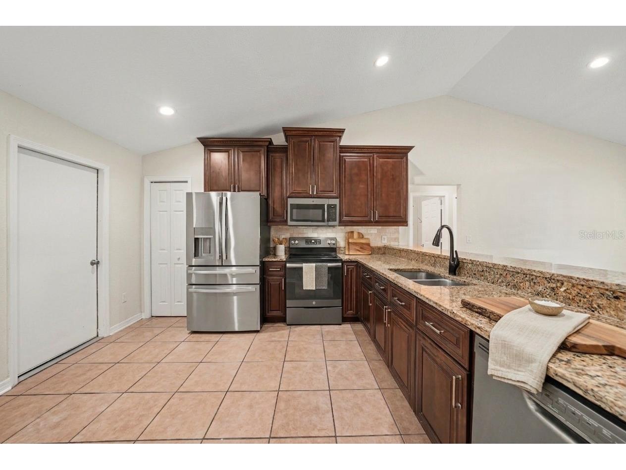 8603 Boysenberry Drive Tampa FL 33635 TB8527049 image4
