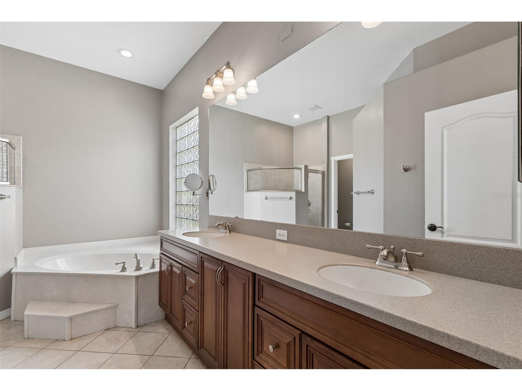 8604 Brookway Circle Tampa FL 33635 TB8512575 image28