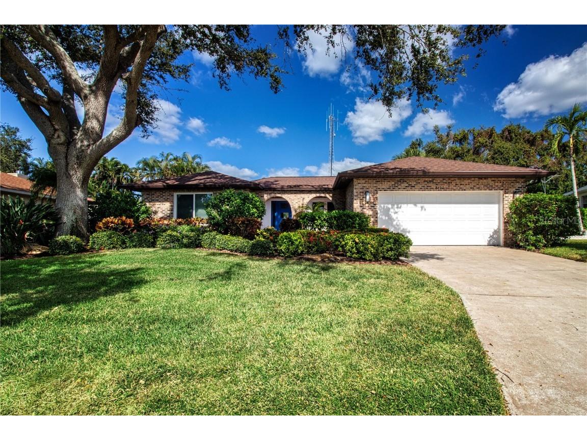 8607 50th Avenue W Bradenton FL 34210 A4670602 image1