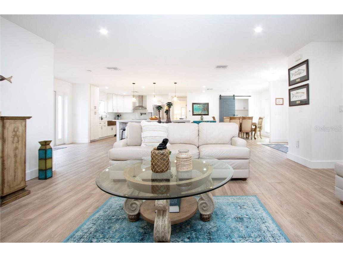 8607 50th Avenue W Bradenton FL 34210 A4670602 image10