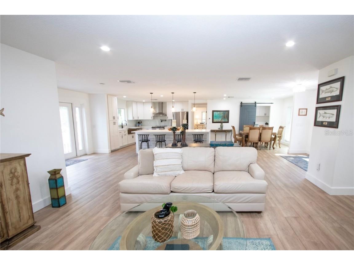 8607 50th Avenue W Bradenton FL 34210 A4670602 image11