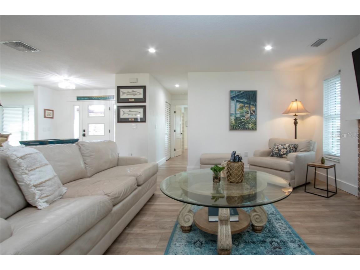 8607 50th Avenue W Bradenton FL 34210 A4670602 image12