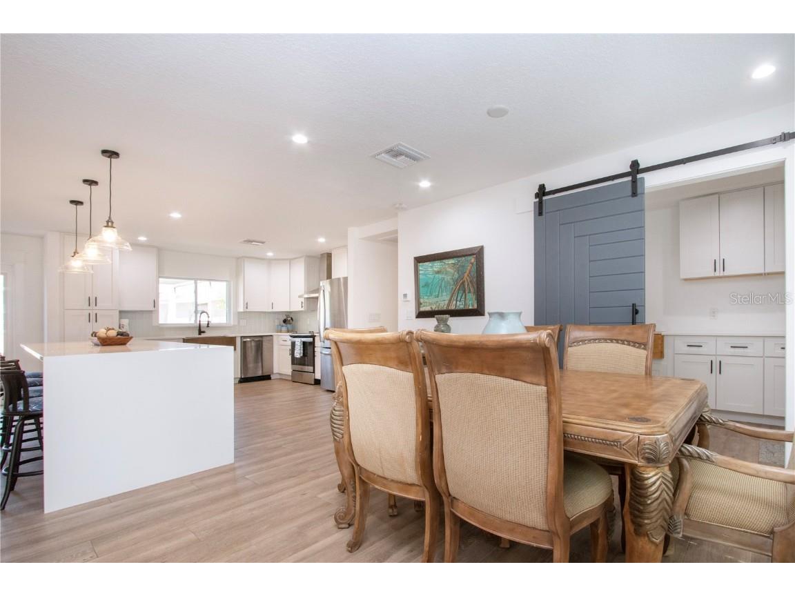 8607 50th Avenue W Bradenton FL 34210 A4670602 image17