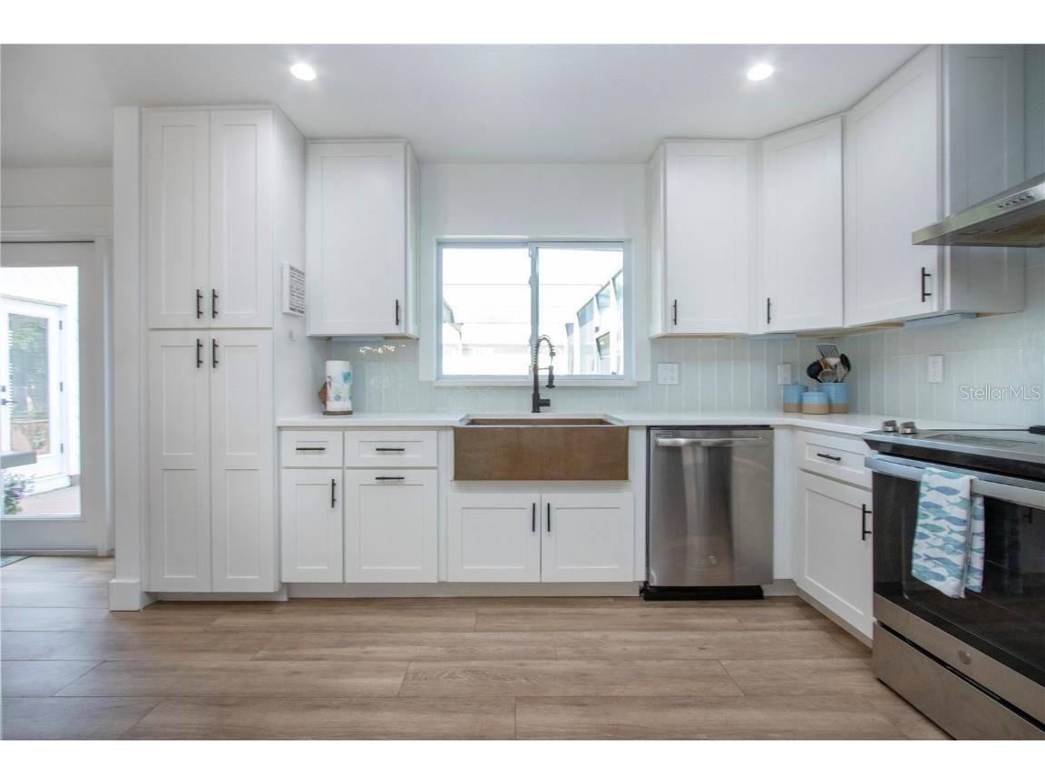 8607 50th Avenue W Bradenton FL 34210 A4670602 image26