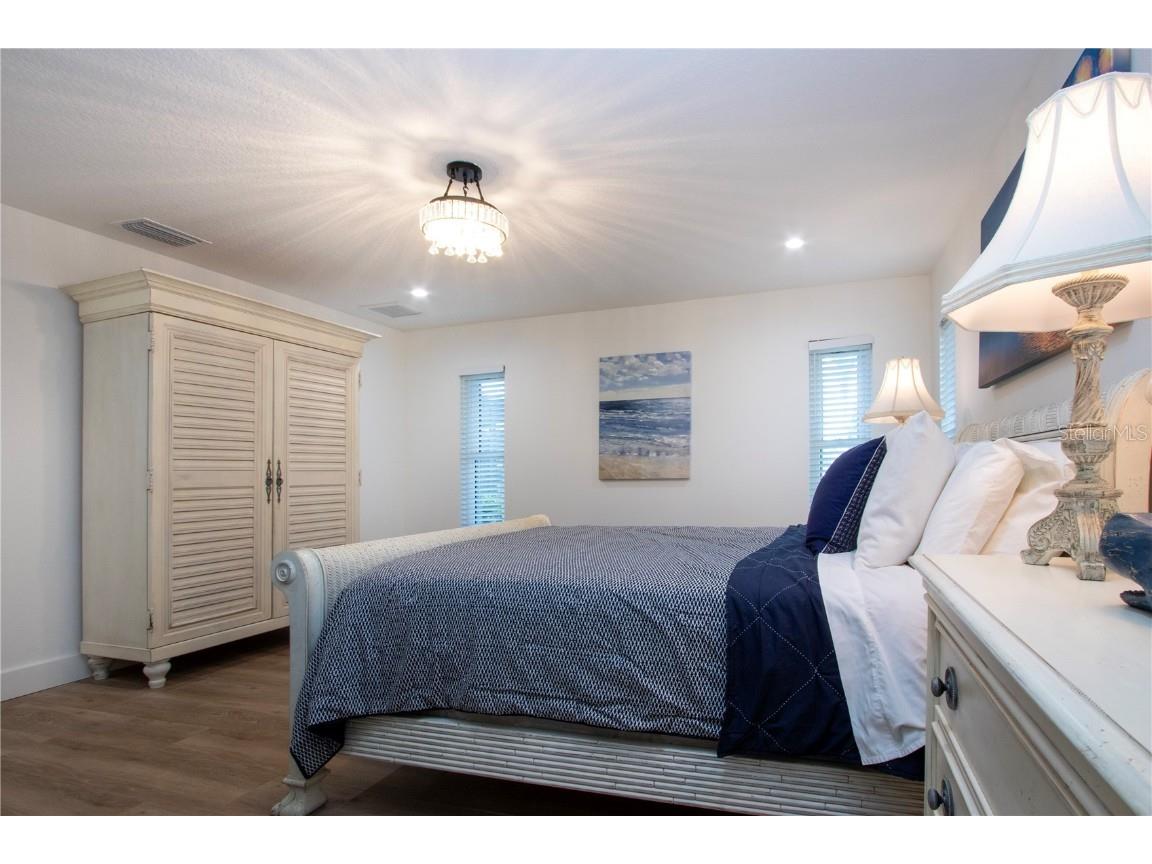 8607 50th Avenue W Bradenton FL 34210 A4670602 image45