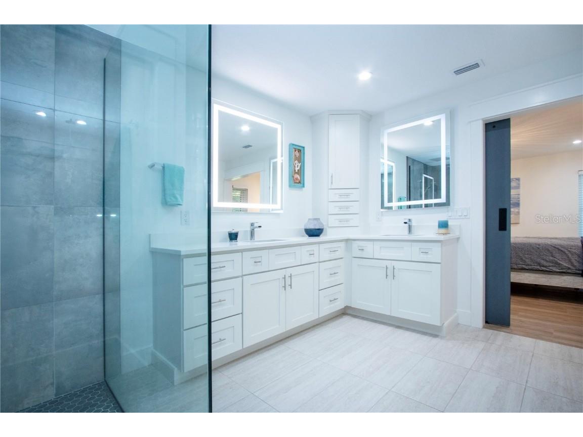 8607 50th Avenue W Bradenton FL 34210 A4670602 image52