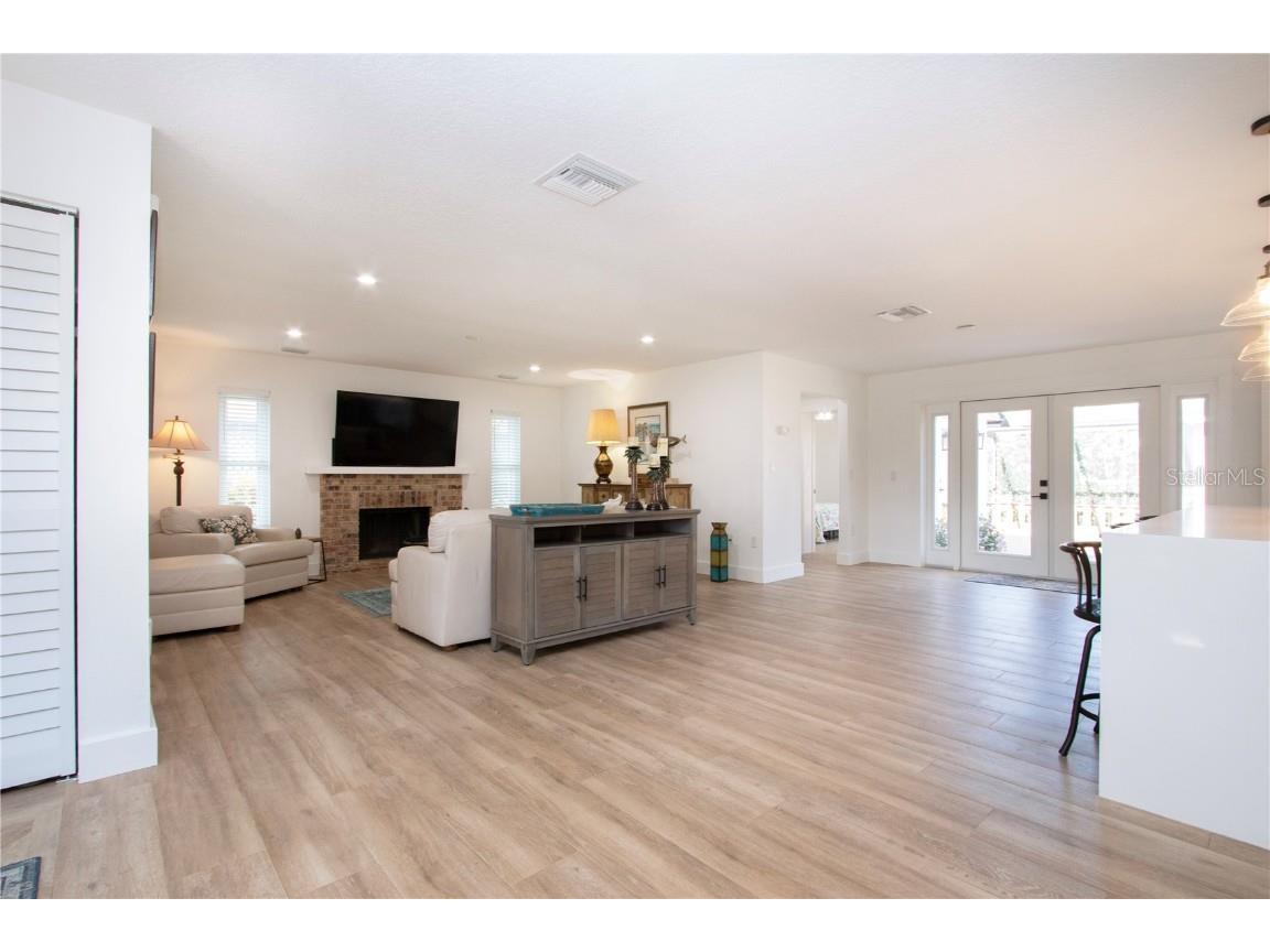 8607 50th Avenue W Bradenton FL 34210 A4670602 image6