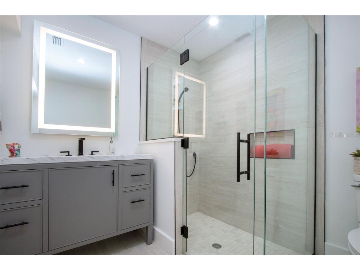 8607 50th Avenue W Bradenton FL 34210 A4670602 image66