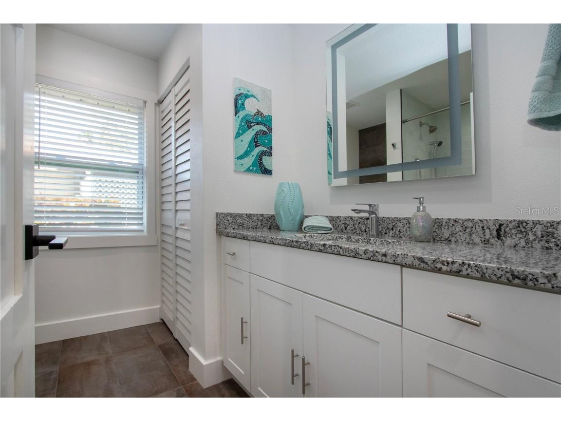 8607 50th Avenue W Bradenton FL 34210 A4670602 image75