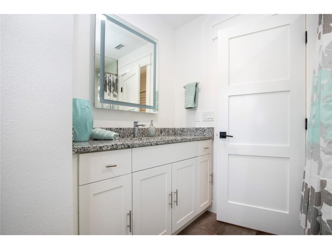 8607 50th Avenue W Bradenton FL 34210 A4670602 image78