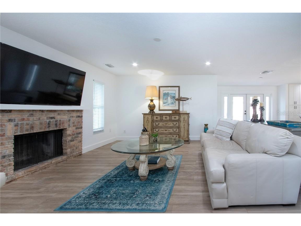 8607 50th Avenue W Bradenton FL 34210 A4670602 image8