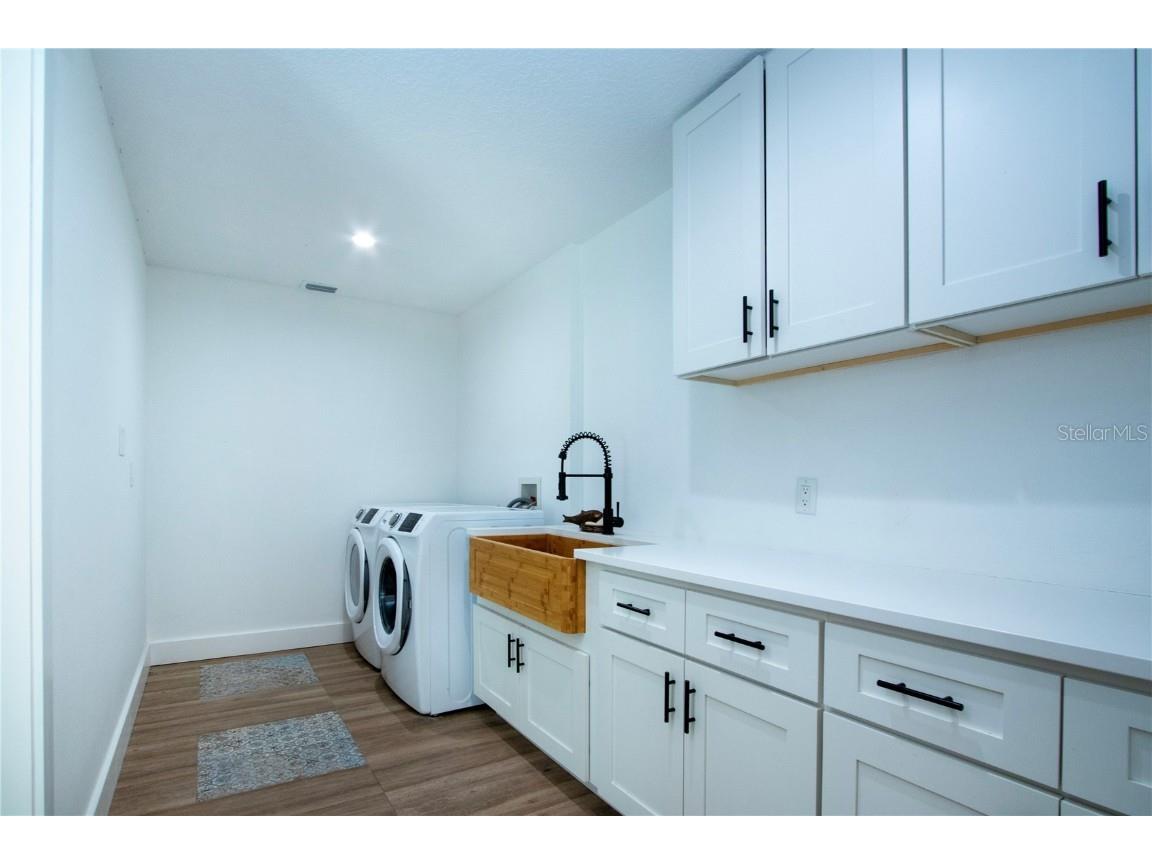 8607 50th Avenue W Bradenton FL 34210 A4670602 image80