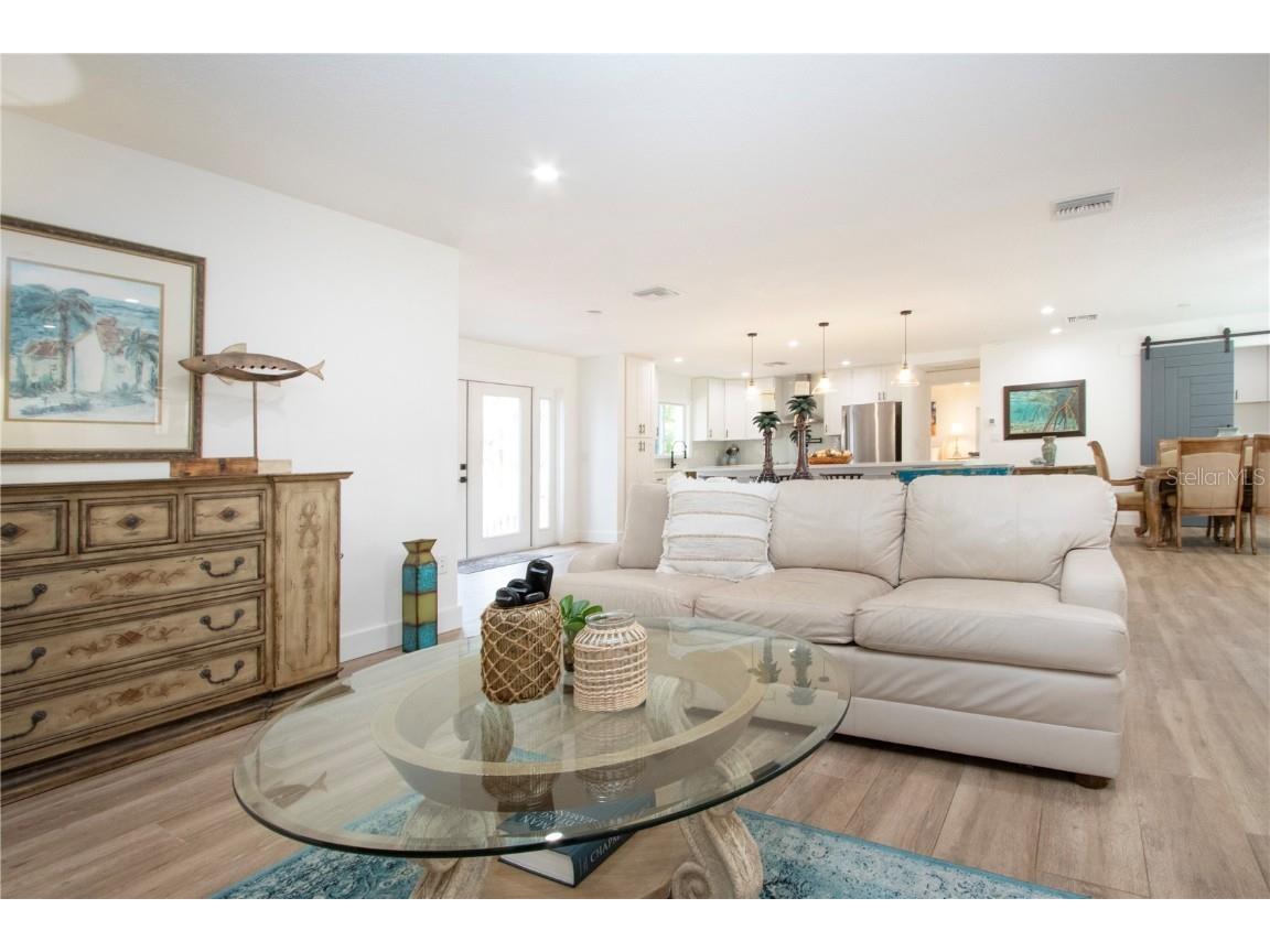 8607 50th Avenue W Bradenton FL 34210 A4670602 image9