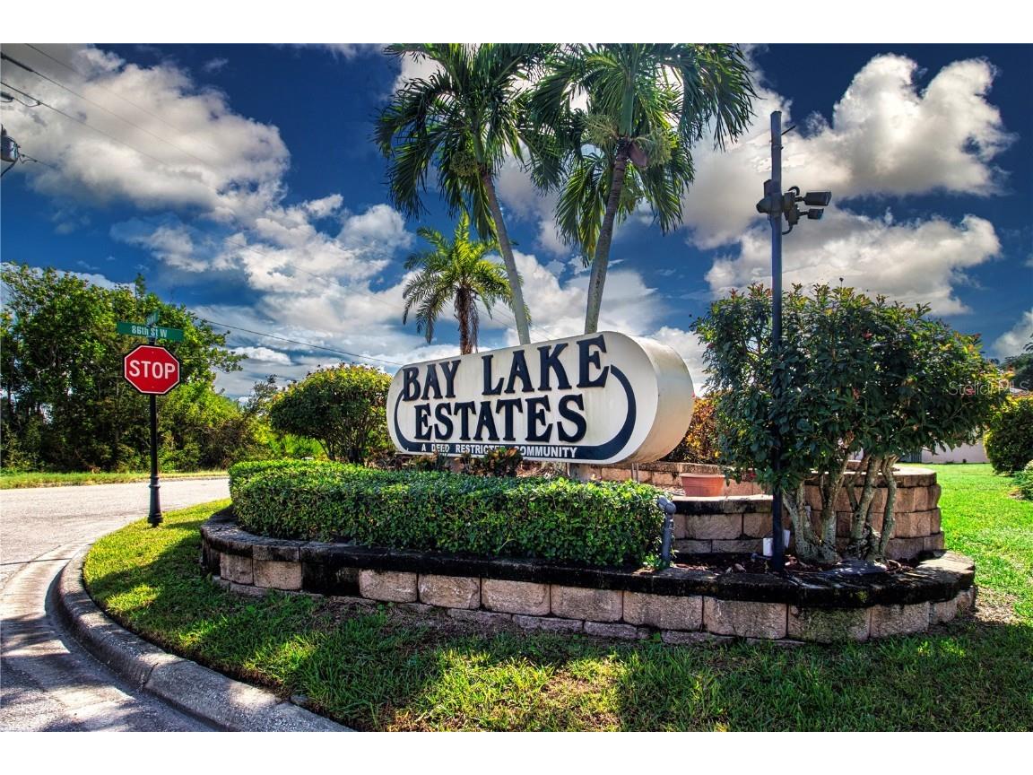 8607 50th Avenue W Bradenton FL 34210 A4670602 image94