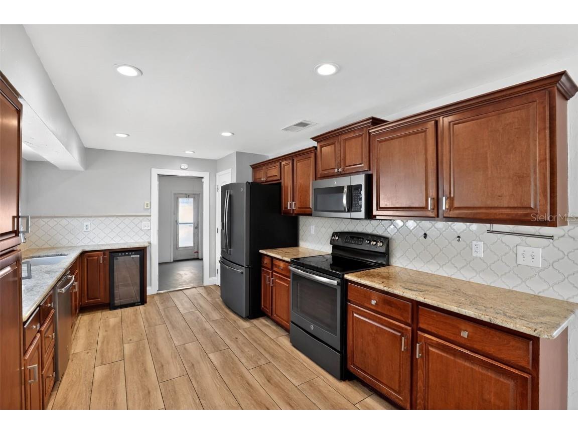 8607 Chatham Street Fort Myers FL 33907 A4673476 image11