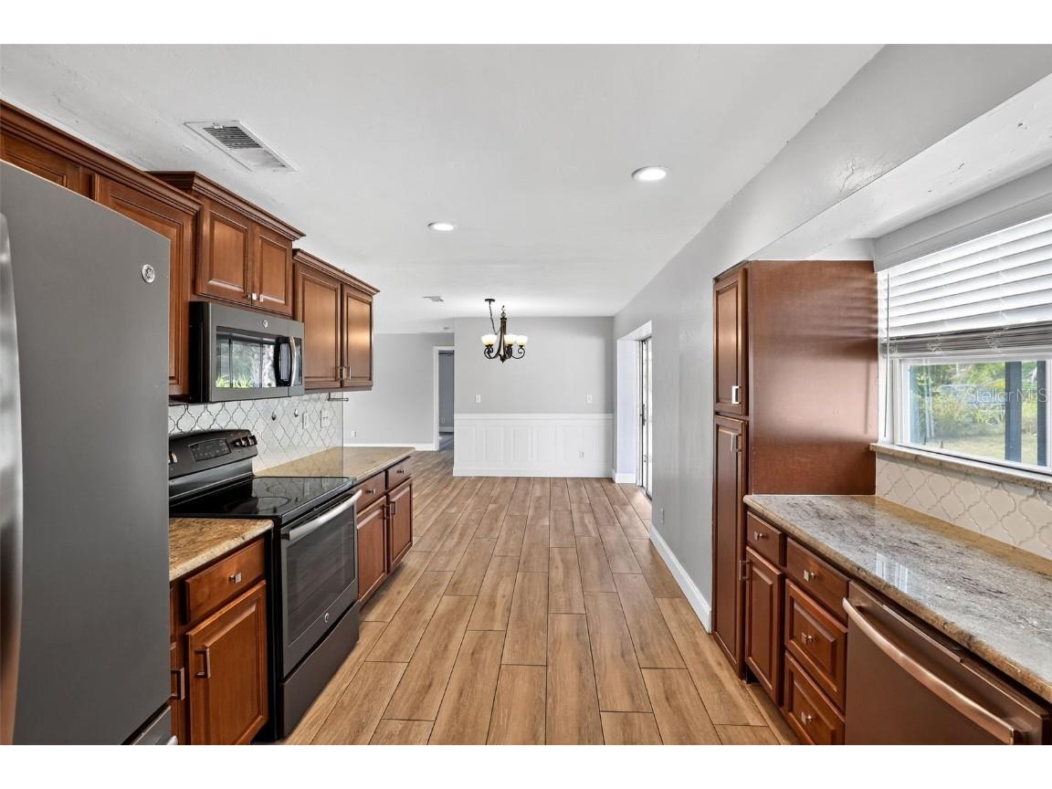 8607 Chatham Street Fort Myers FL 33907 A4673476 image9