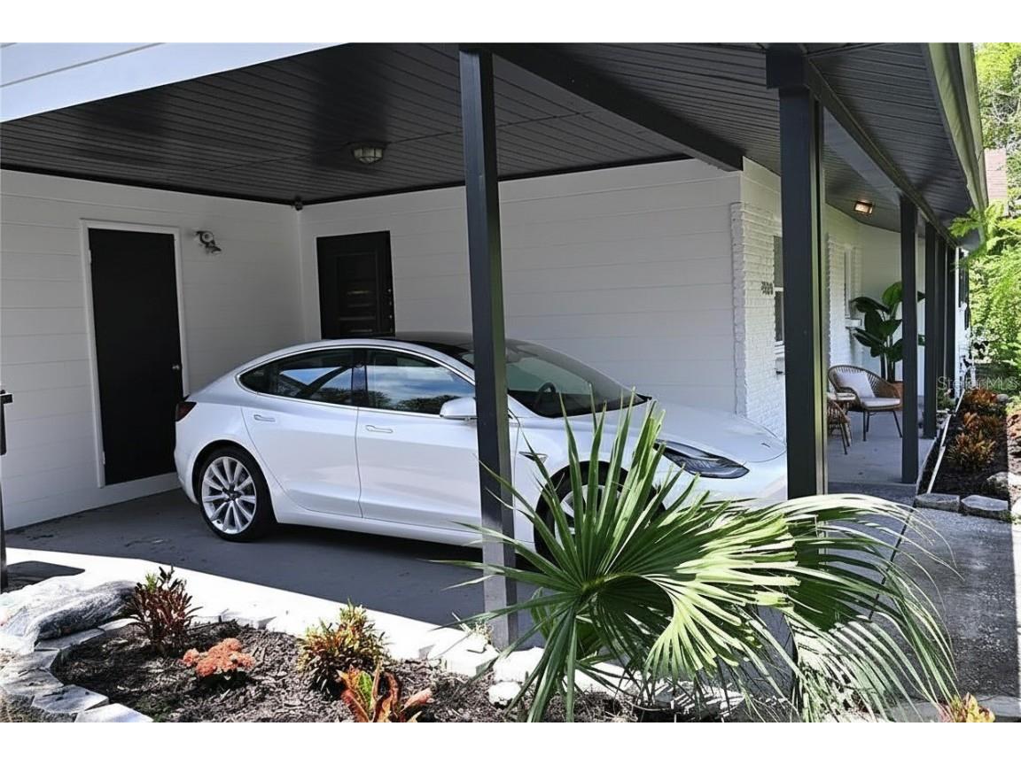 8609 Driftwood Drive Tampa FL 33615 TB8459808 image16