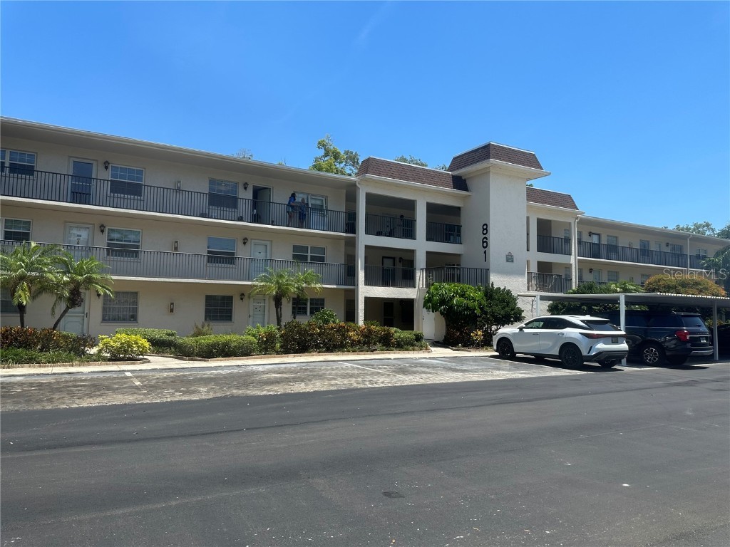 861 Maple Court #104 Dunedin FL 34698 TB8387410 image1