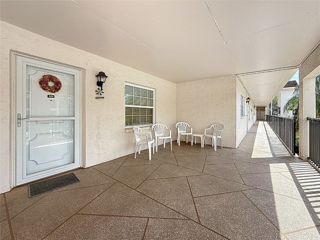 861 Maple Court #205 Dunedin FL 34698 W7874034 image1