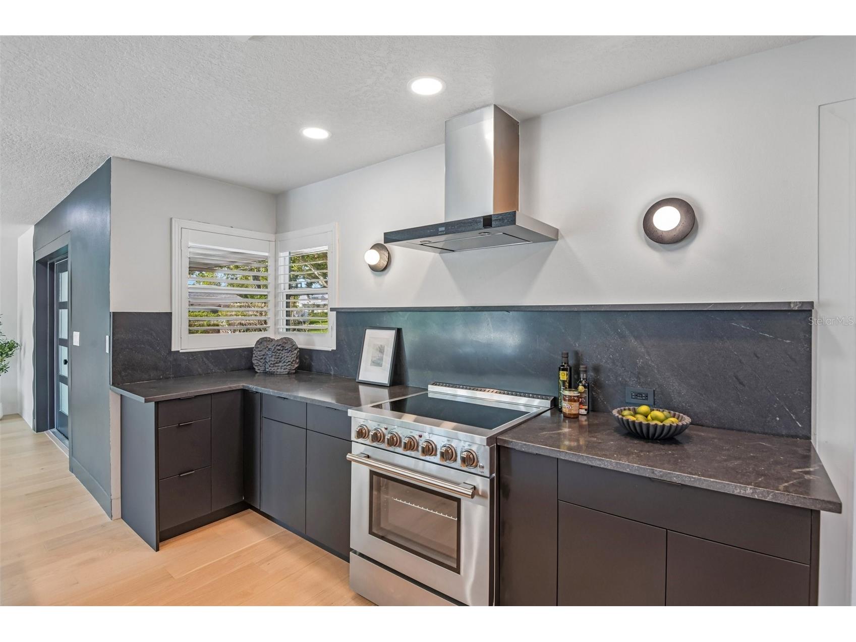 861 Rafael Boulevard NE Saint Petersburg FL 33704 TB8501667 image6