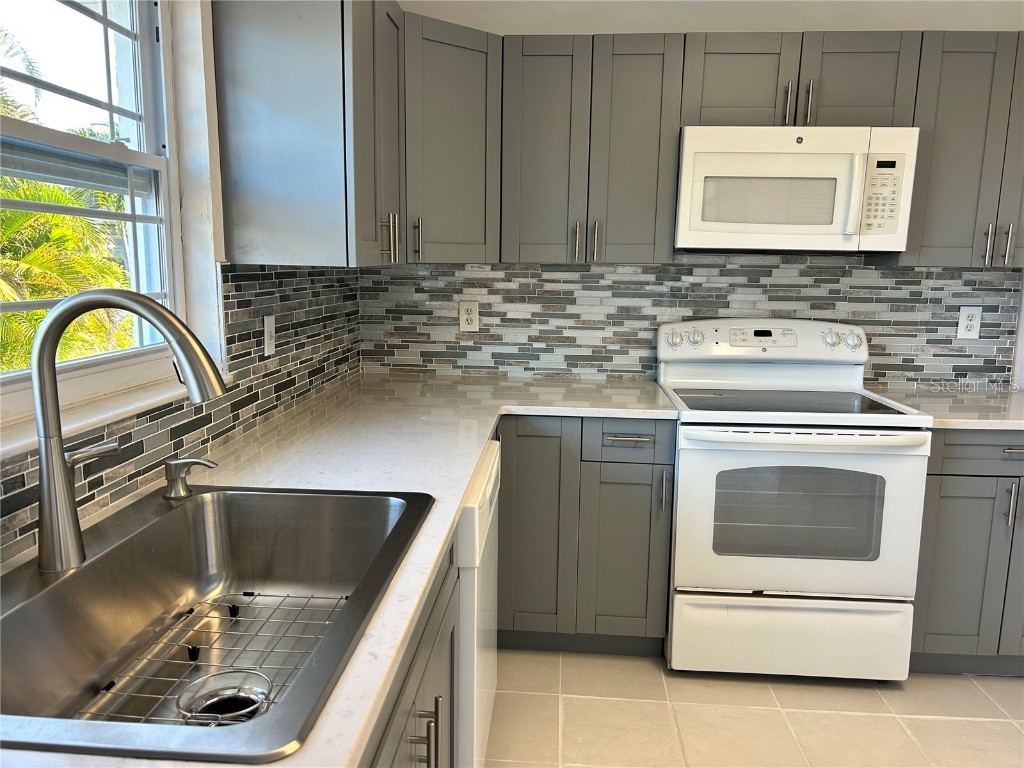 8611 51st Avenue W Bradenton FL 34210 A4674420 image14