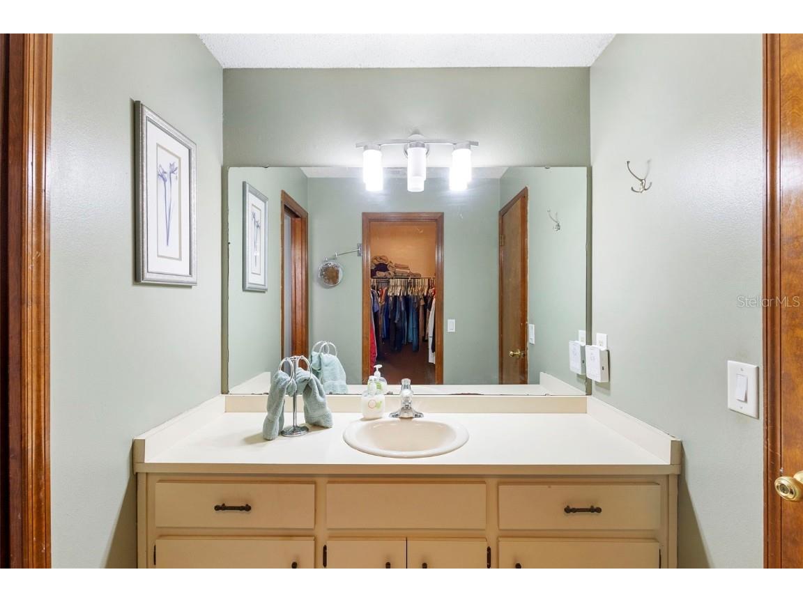 8611 Park Highland Drive Orlando FL 32818 O6366815 image36