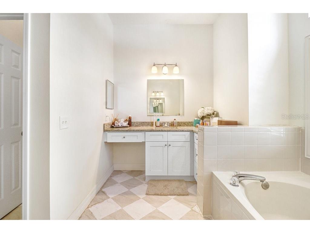 8612 Swann Ridge Ct Tampa FL 33647 TB8528424 image15
