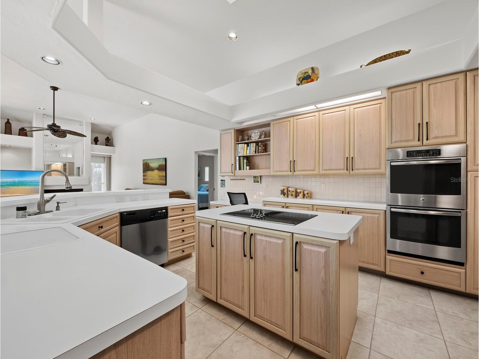 8615 Woodbriar Drive Sarasota FL 34238 A4690117 image21