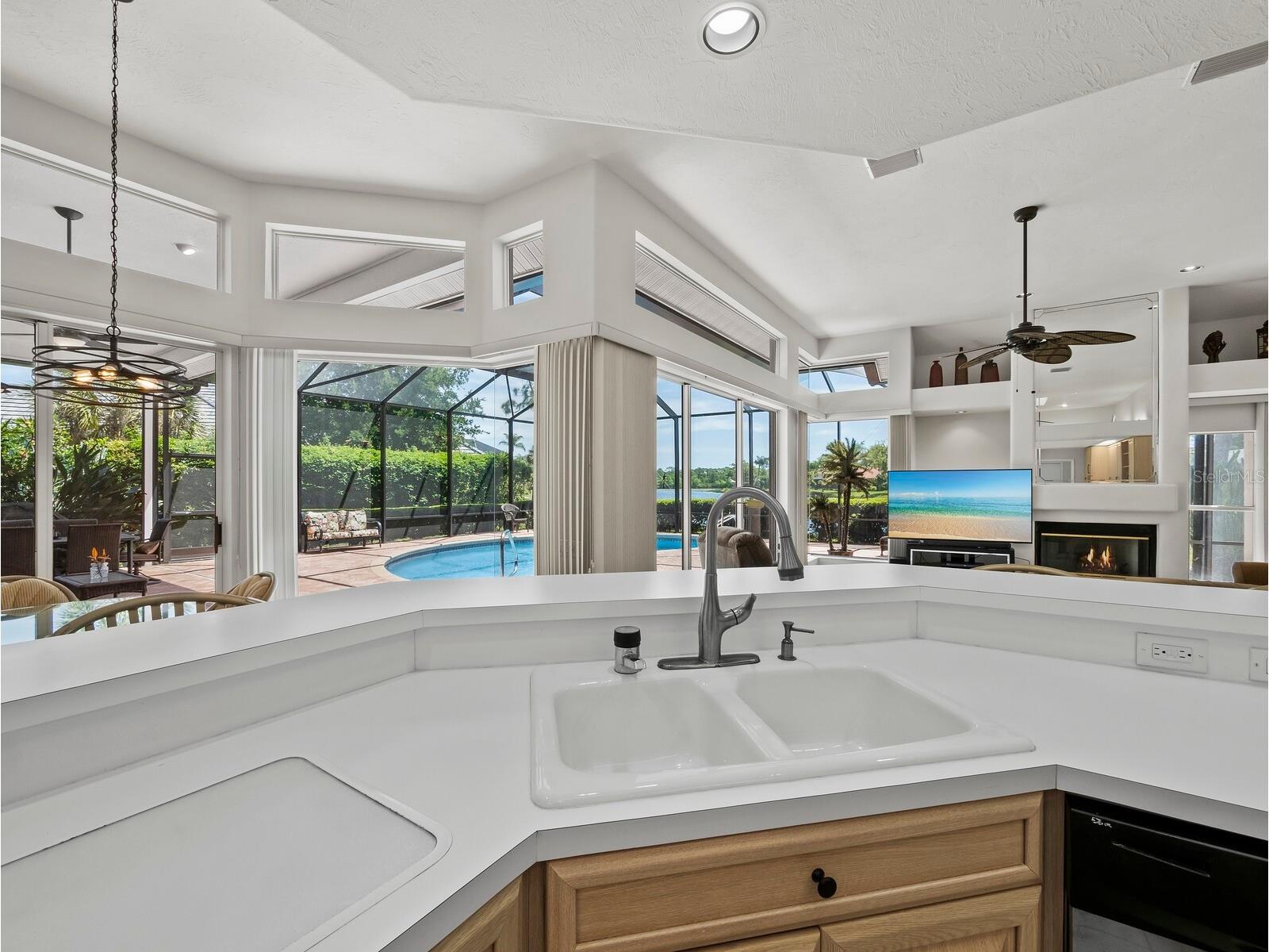8615 Woodbriar Drive Sarasota FL 34238 A4690117 image24