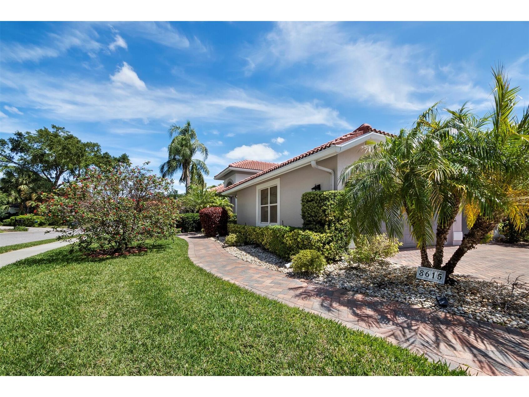 8615 Woodbriar Drive Sarasota FL 34238 A4690117 image6