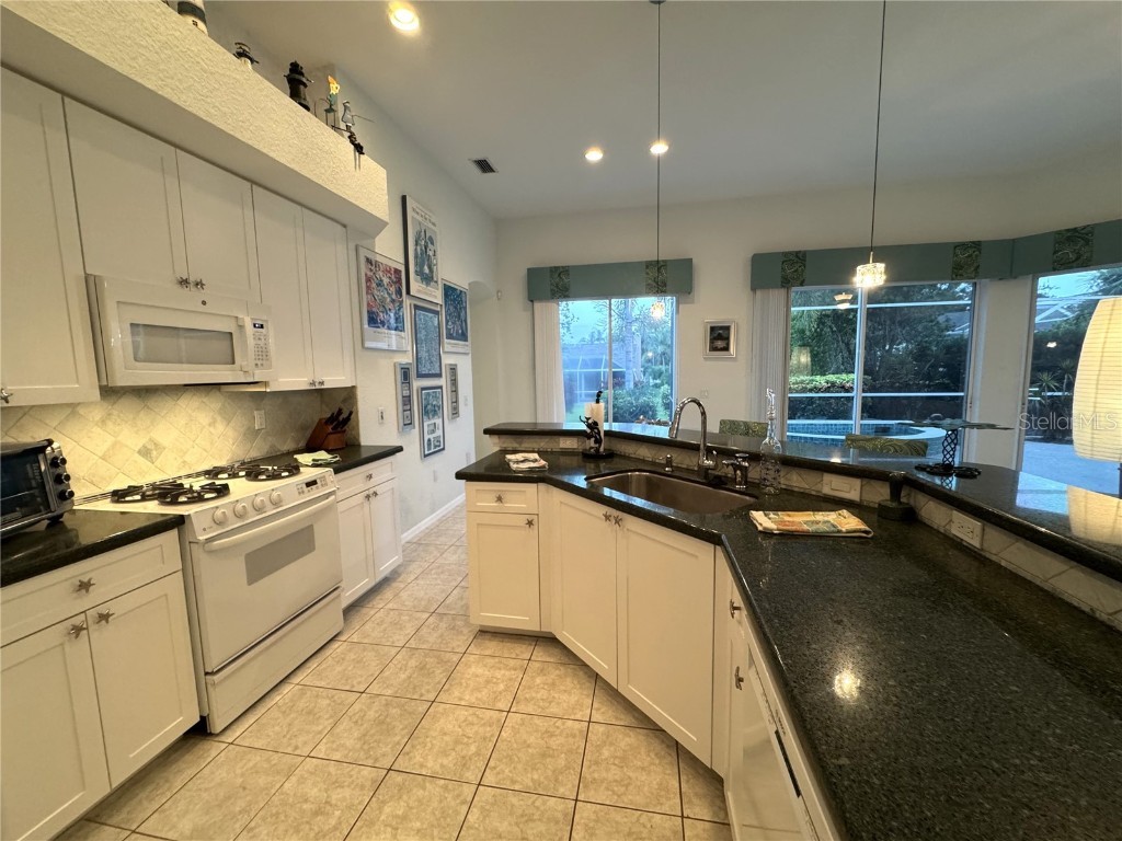 8616 15th Avenue NW Bradenton FL 34209 A4655917 image17