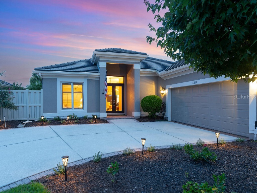 8618 51st Terrace E Bradenton FL 34211 A4544367 image1