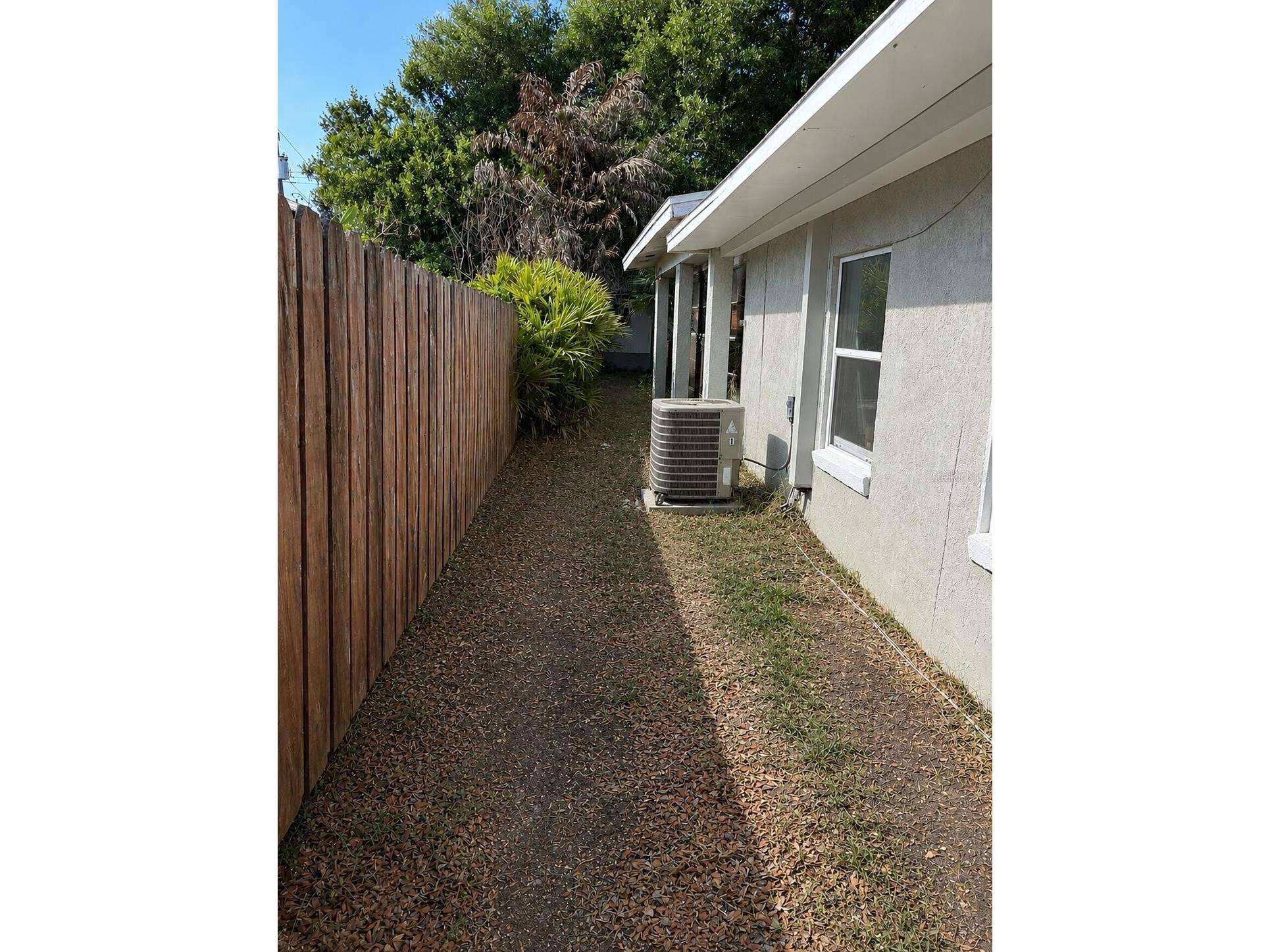 8618 Grandview Drive Tampa FL 33617 O6407119 image32
