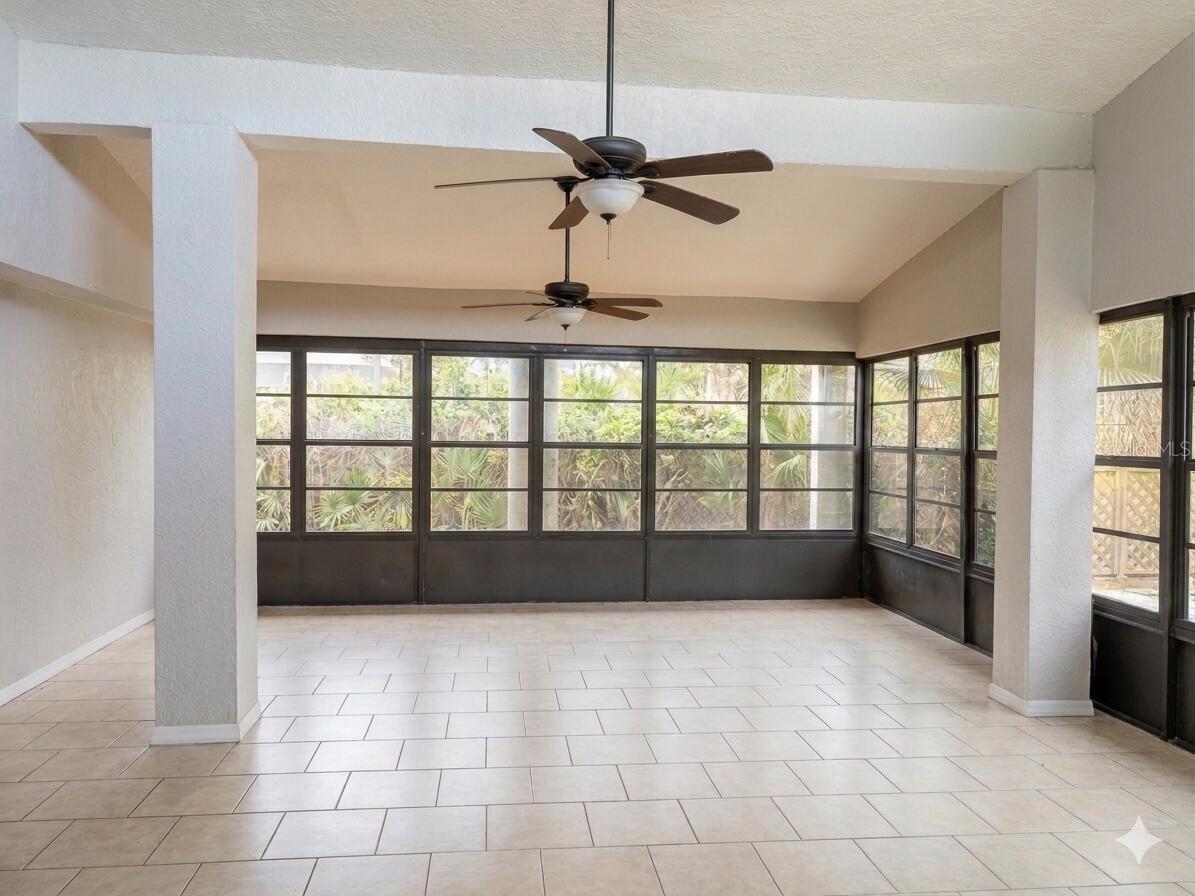 8618 Grandview Drive Tampa FL 33617 O6407119 image4