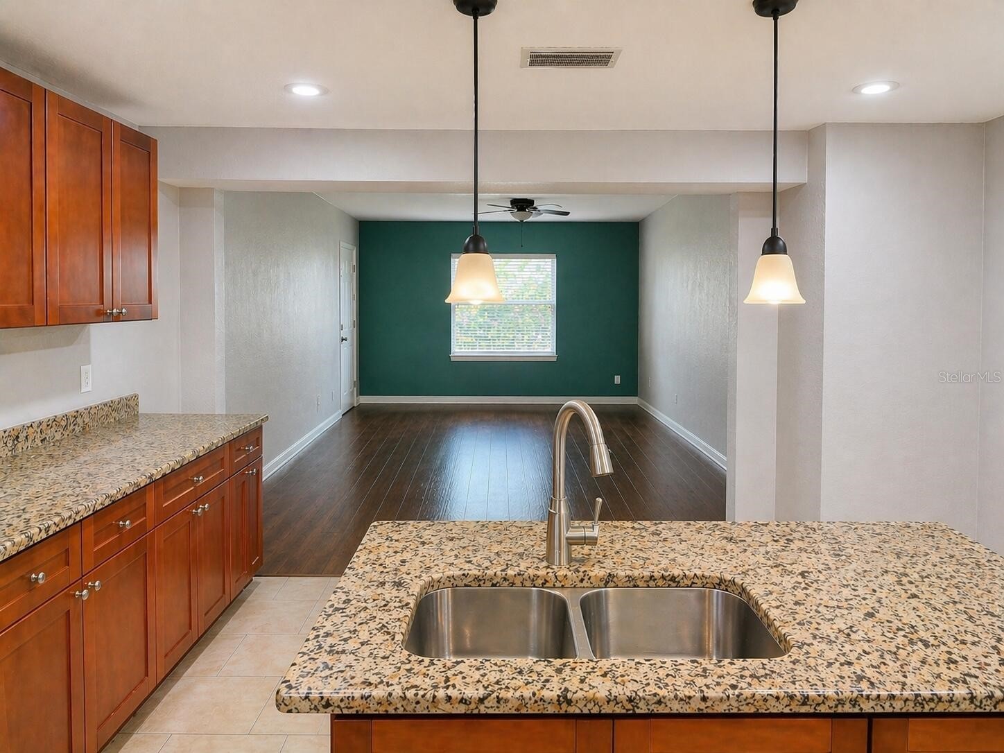 8618 Grandview Drive Tampa FL 33617 O6407119 image6