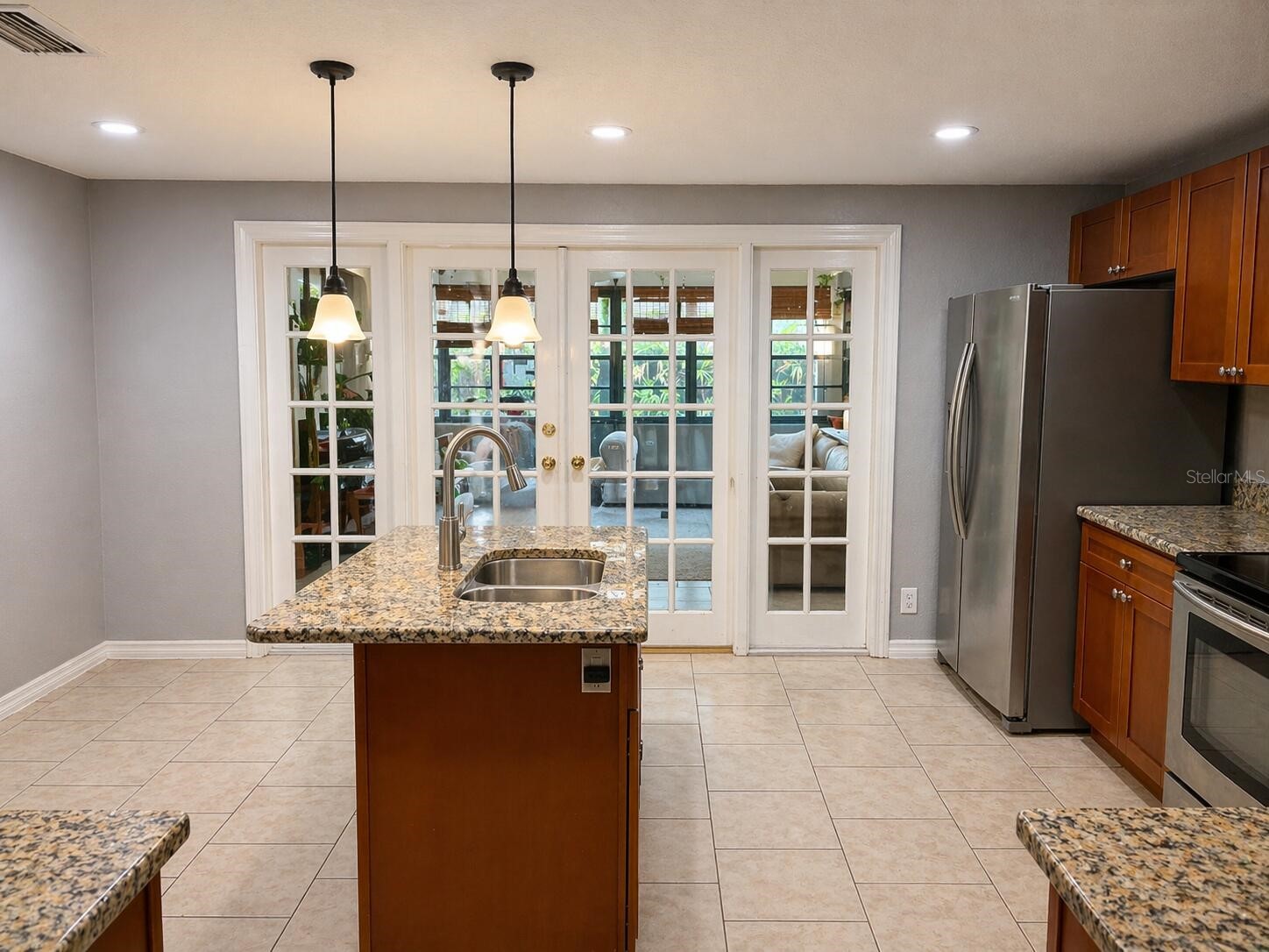 8618 Grandview Drive Tampa FL 33617 O6407119 image9