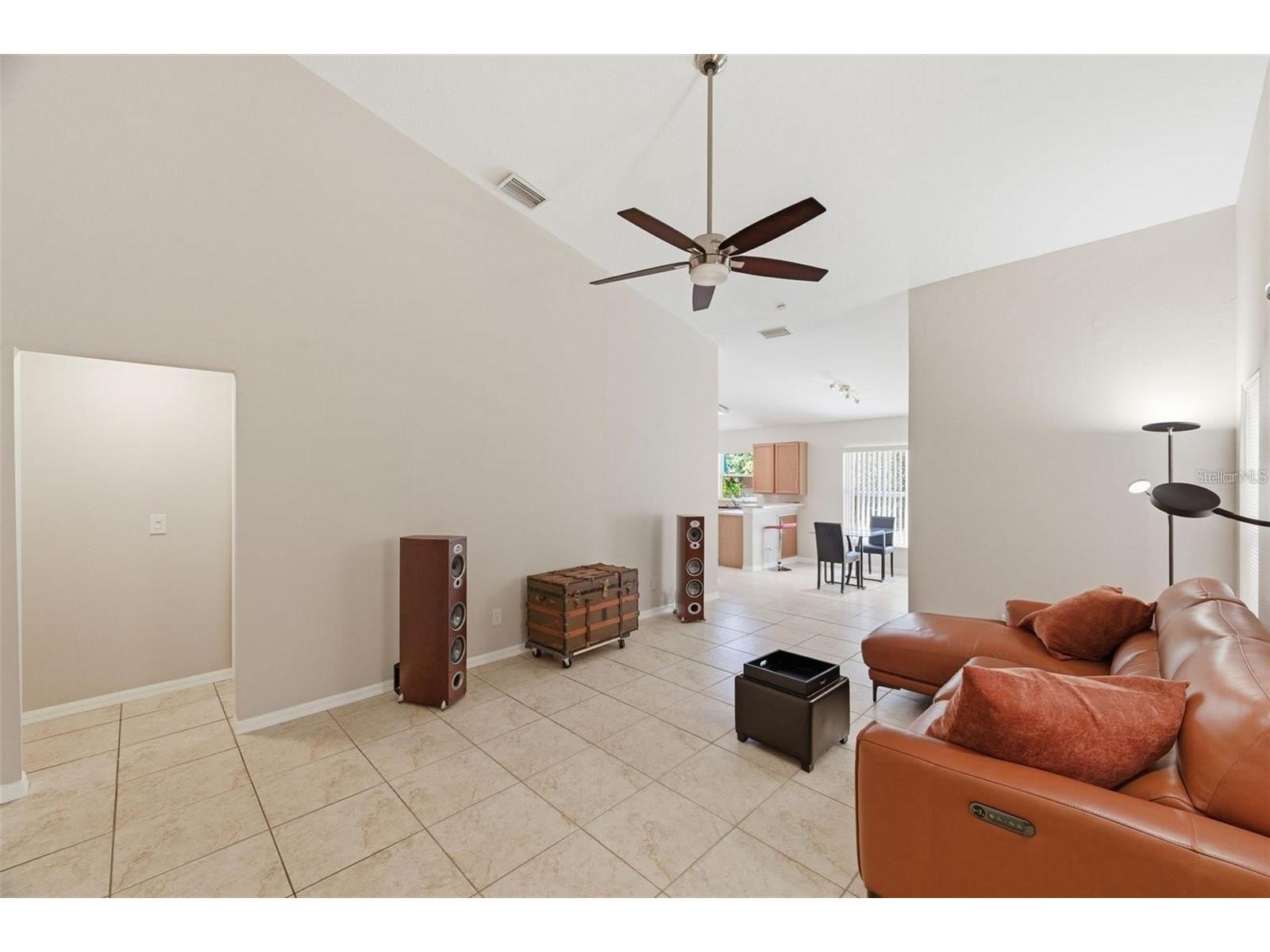 8618 Villa Largo Drive Tampa FL 33614 TB8515322 image2