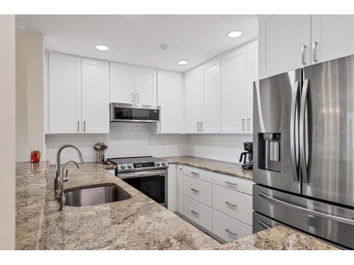 862 Hudson Avenue #862 Sarasota FL 34236 - HUDSON BAYOU A4673143 image5