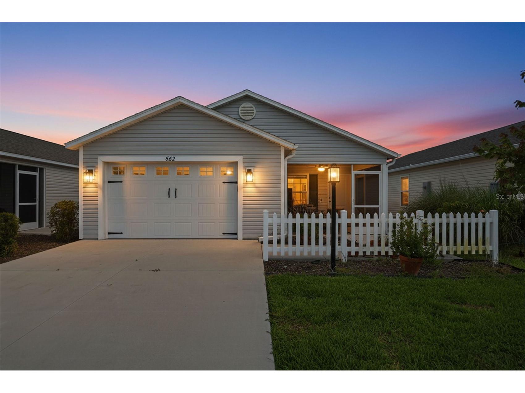 862 Spring Avenue The Villages FL 34762 W7885821 image1