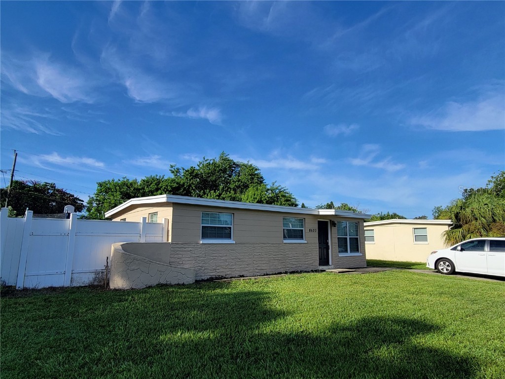 8620 94th Avenue Seminole FL 33777 U8255165 image1