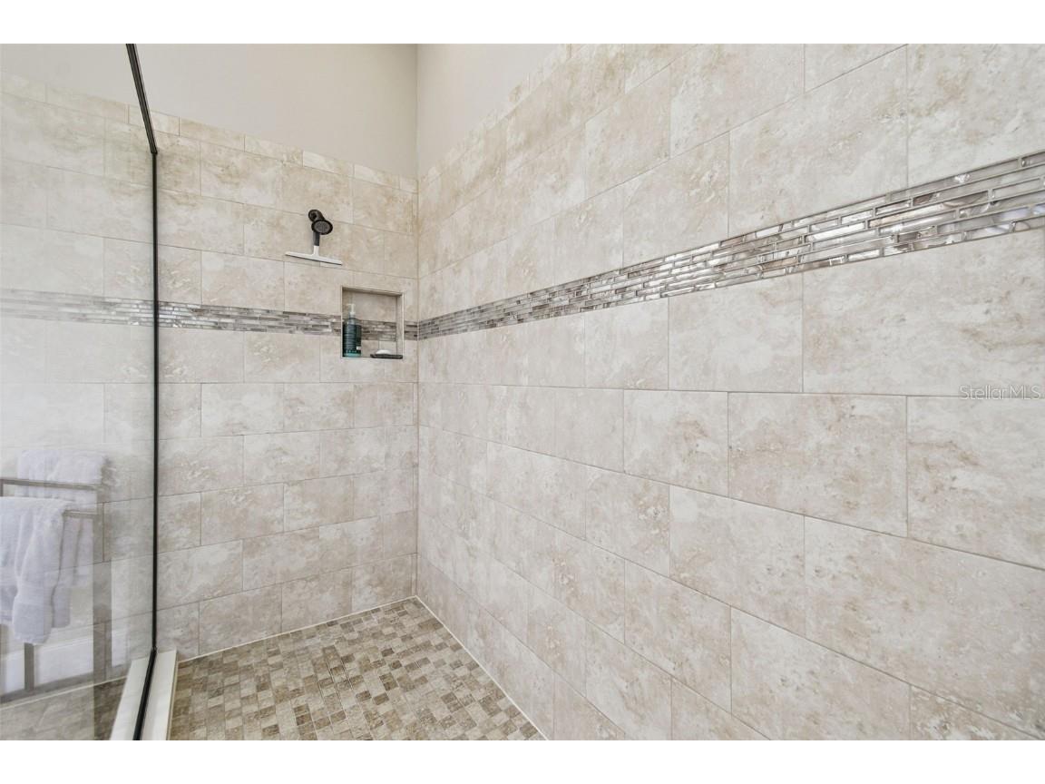 8621 Grand Alberato Road Tampa FL 33647 TB8429704 image46