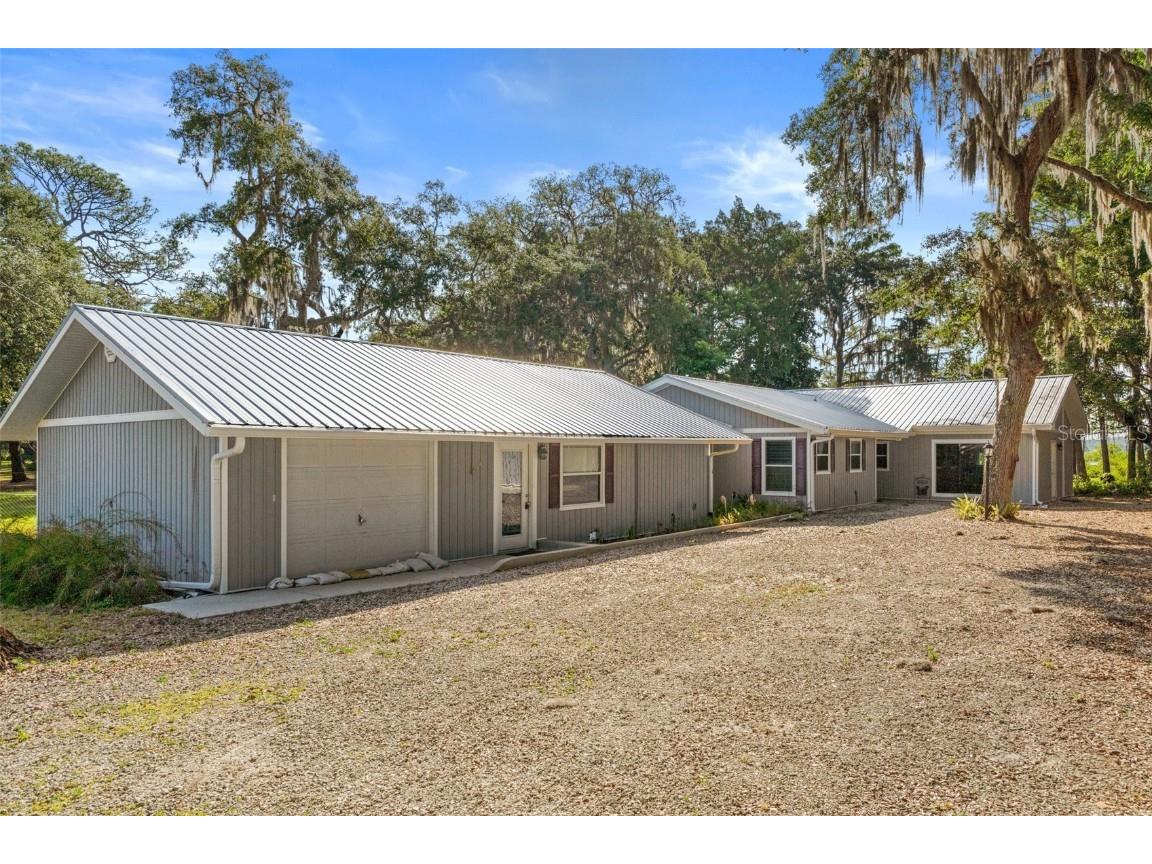 8621 S Lakeshore Point Floral City FL 34436 - LAKE BRADLEY OM682189 image1