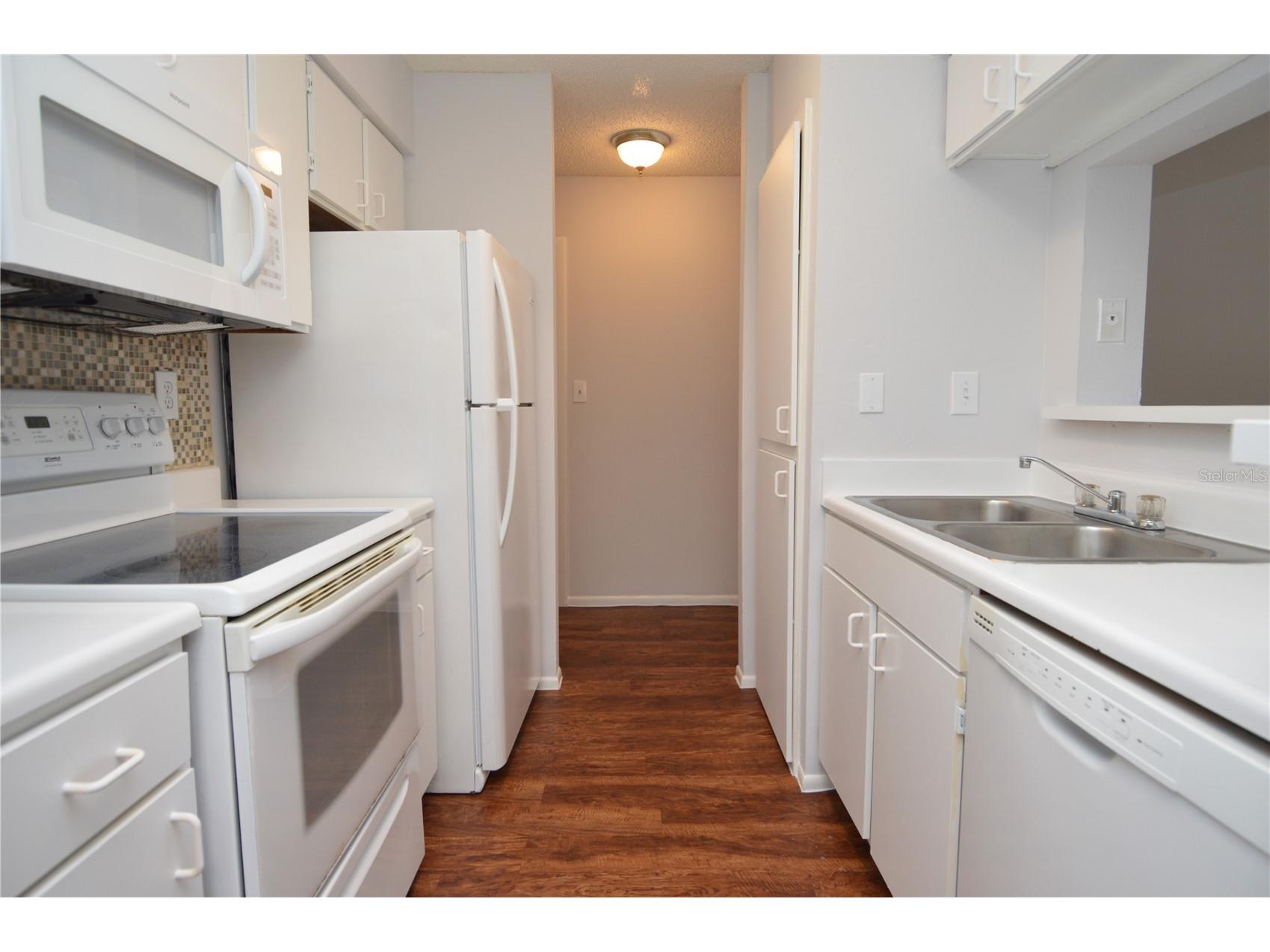 8625 Mallard Reserve Drive #201 Tampa FL 33614 TB8527502 image6