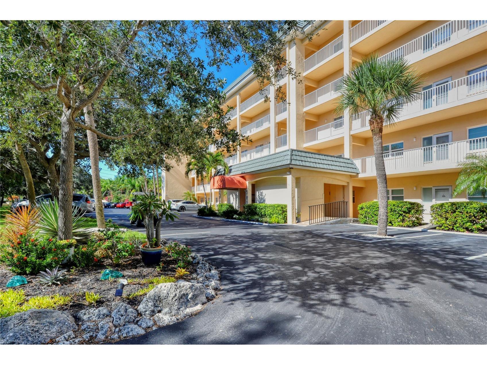 8625 Midnight Pass Road #305B Sarasota FL 34242 A4670970 image9