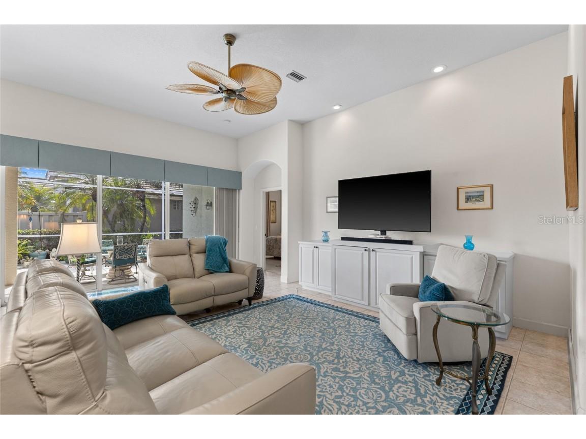 8630 51st Terrace E Bradenton FL 34211 A4648004 image5