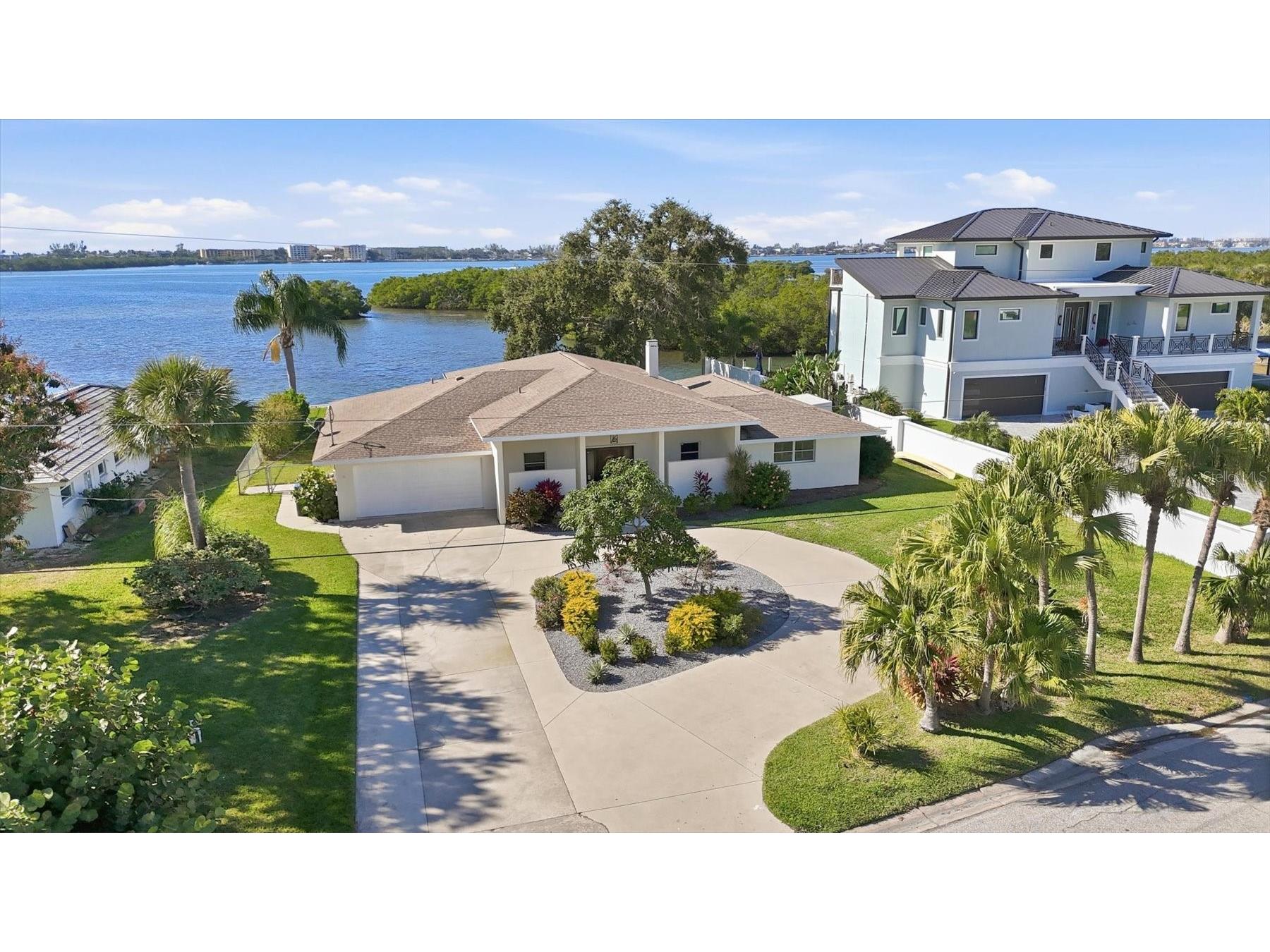 8632 Dunmore Drive Sarasota FL 34231 - SARASOTA BAY A4676947 image1