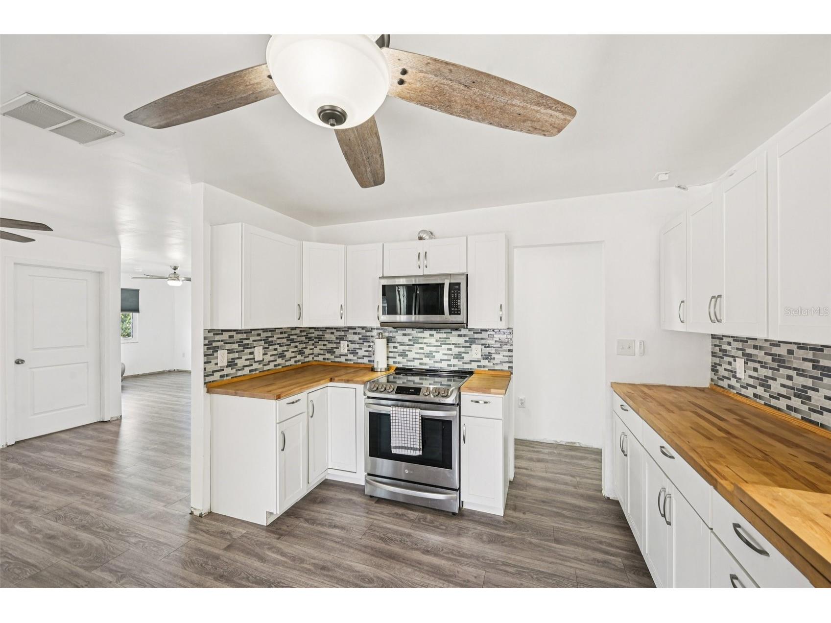 8635 Chesebro Avenue North Port FL 34287 A4682598 image13